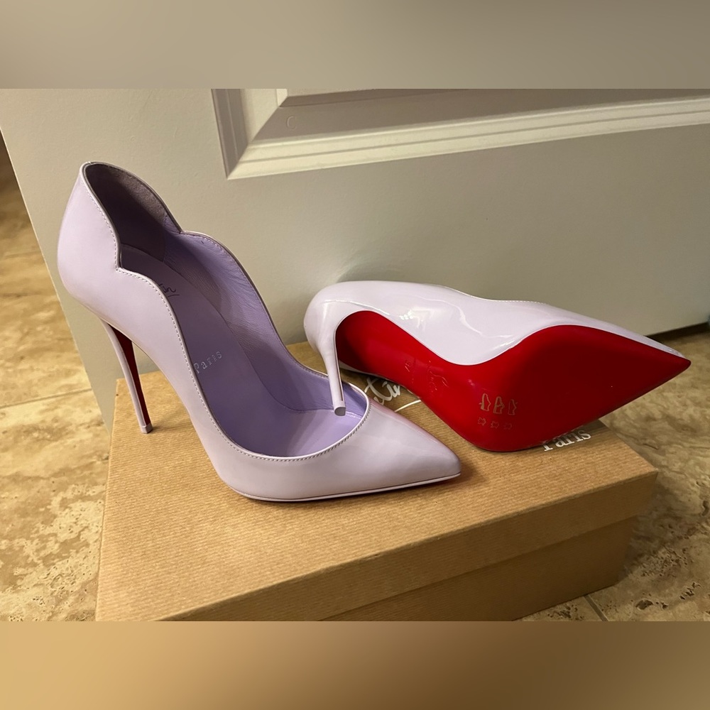 Christian Louboutin Purple Scalloped Hot Chick Heels